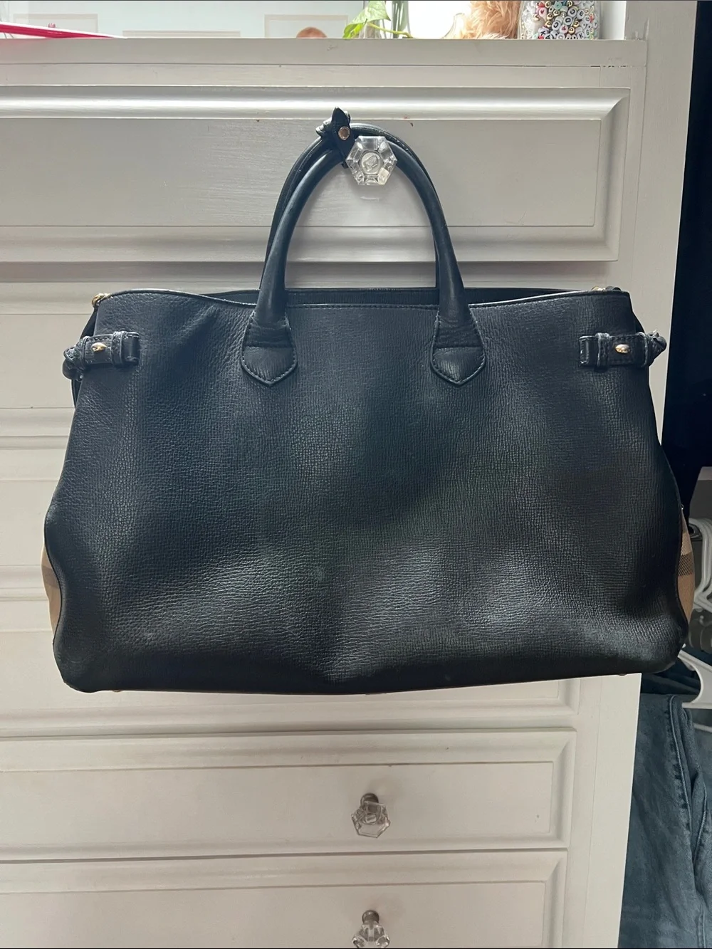 Burberry sleek duffel
